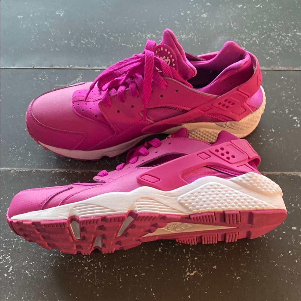 Nike Men's Athletic Shoes in Bright Pink - Picture 2 of 6